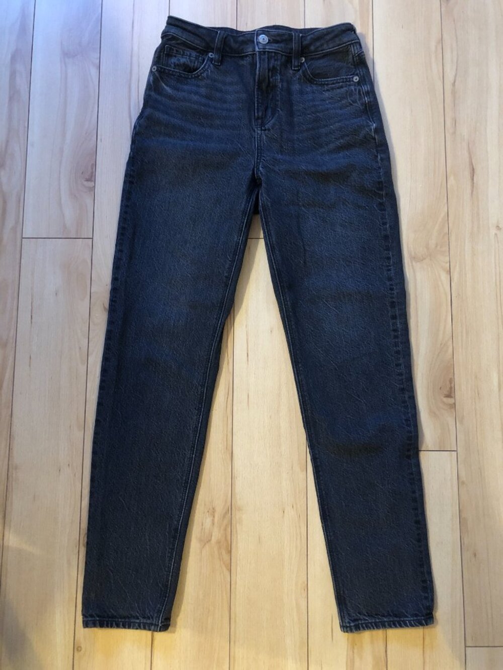American Eagle AE Strigid Mom Jean 0 Regular